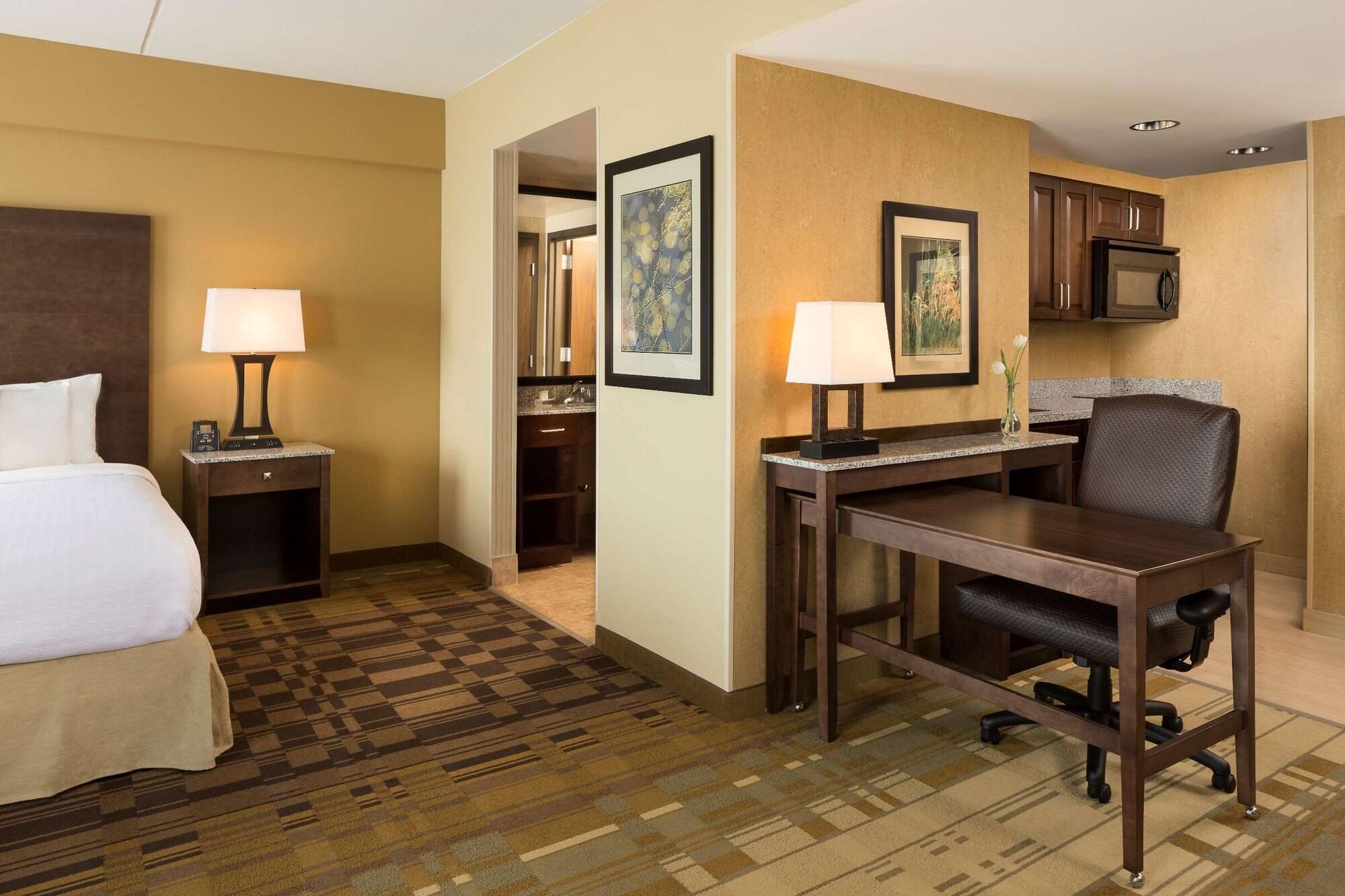 Homewood Suites By Hilton Coralville - Iowa River Landing Eksteriør billede